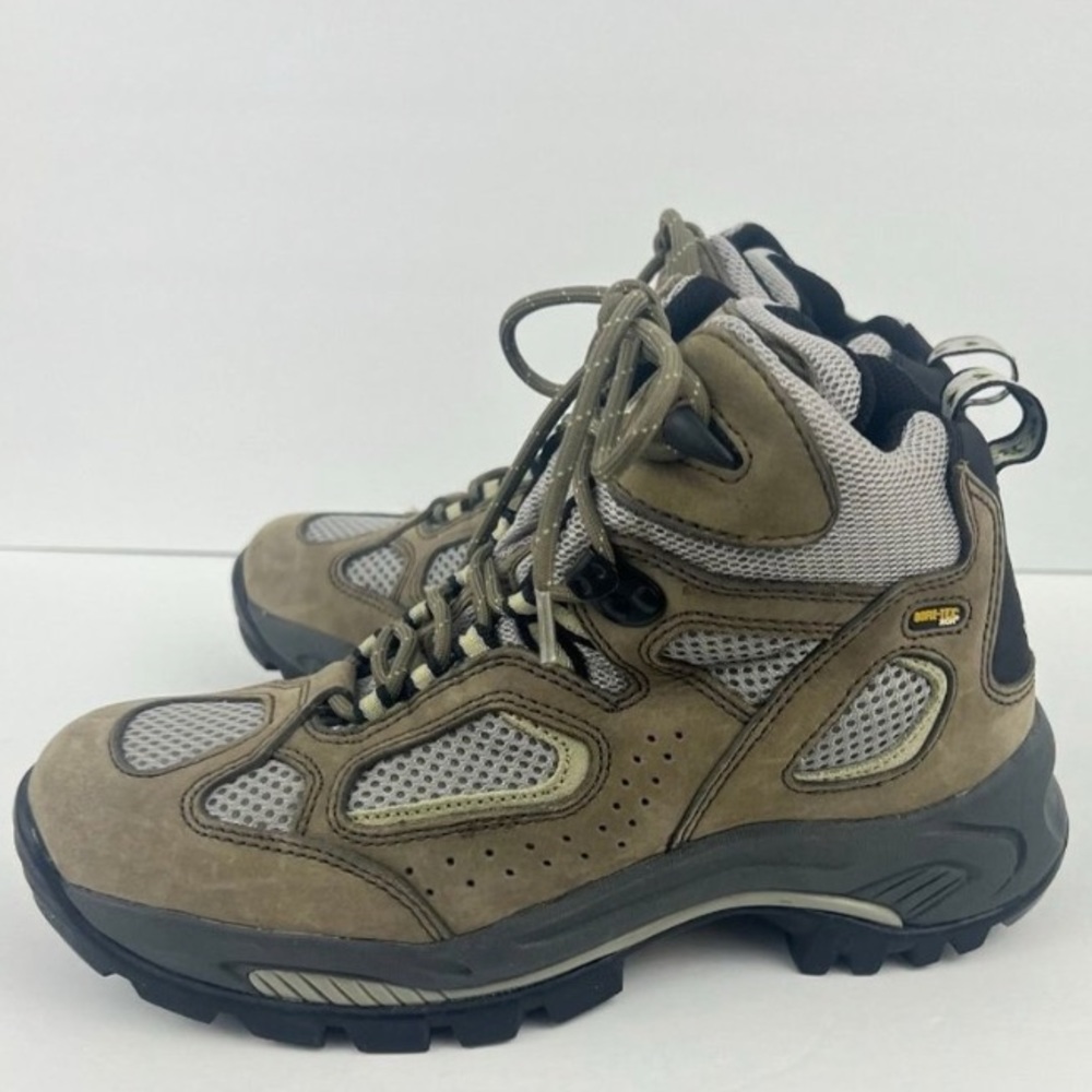 Vasque hiking boots women’s size 8